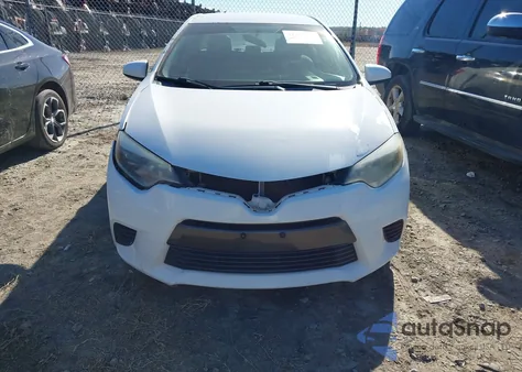 2015 Toyota Corolla Le z USA, uszkodzony, nr VIN 5YFBURHE1FP206573